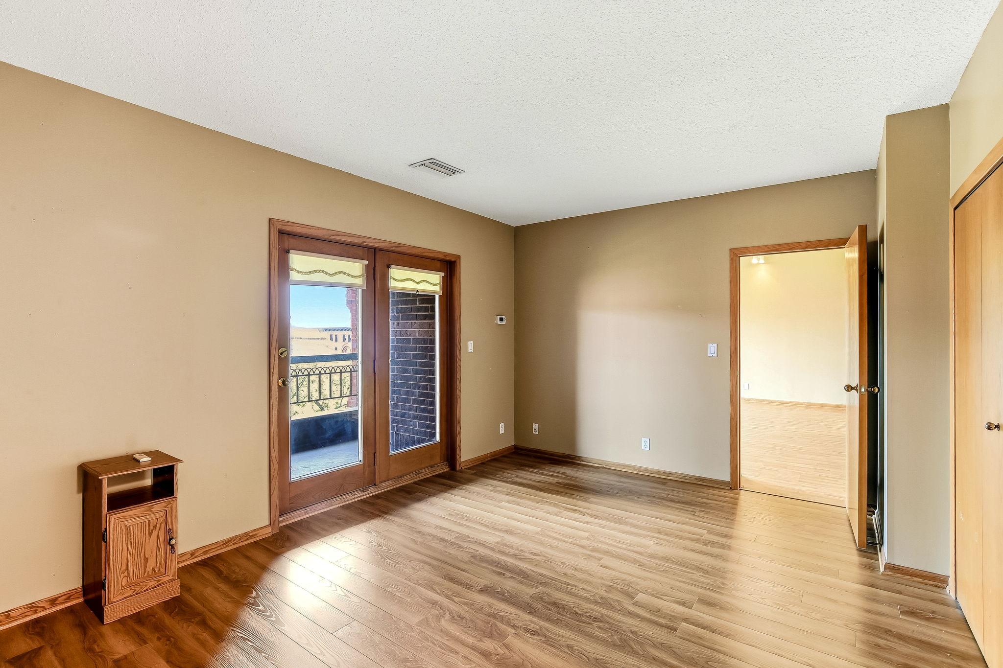 16-web-or-mls-198-6th-St-E-601-16.jpg