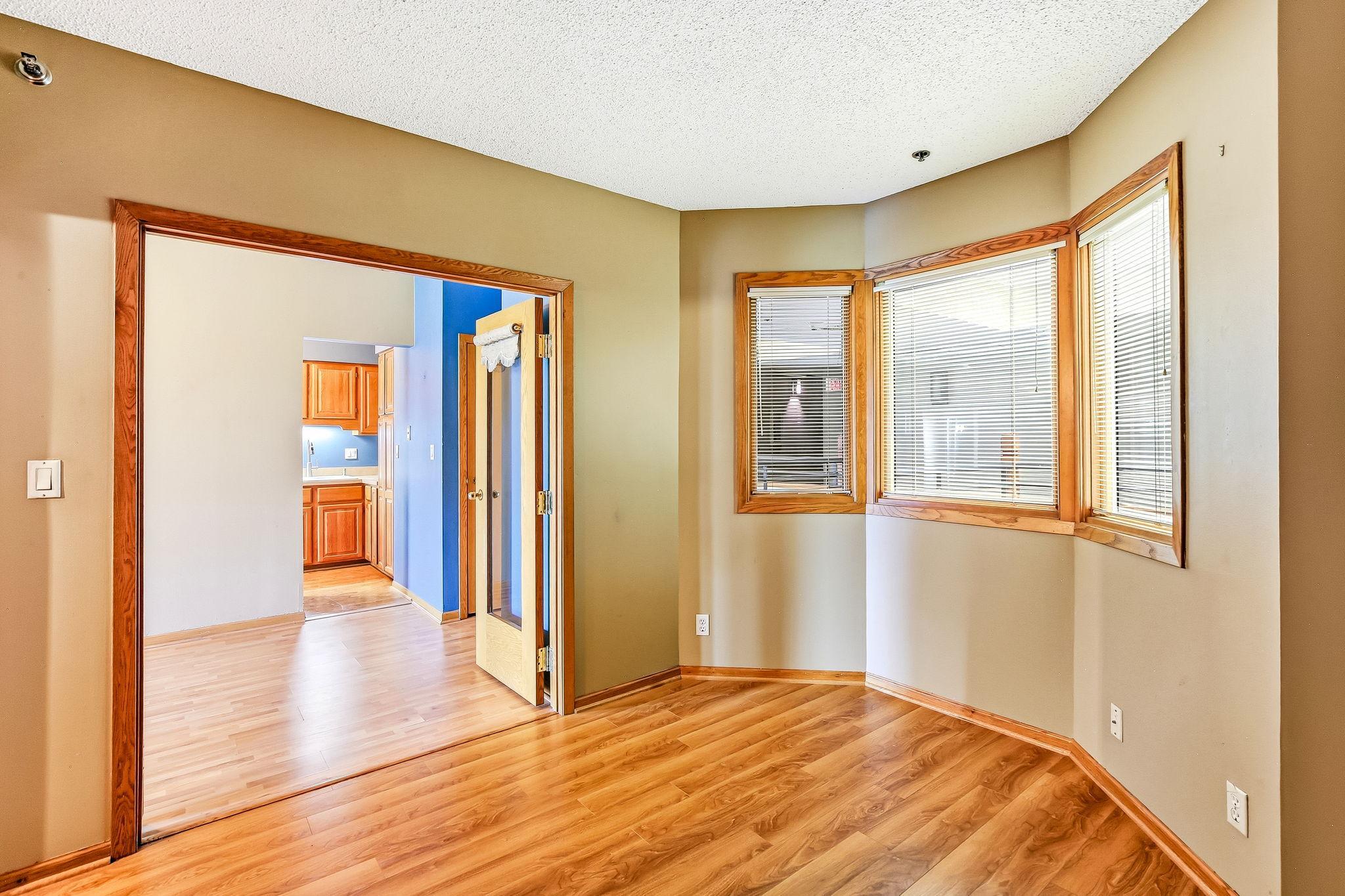 22-web-or-mls-198-6th-St-E-601-22.jpg