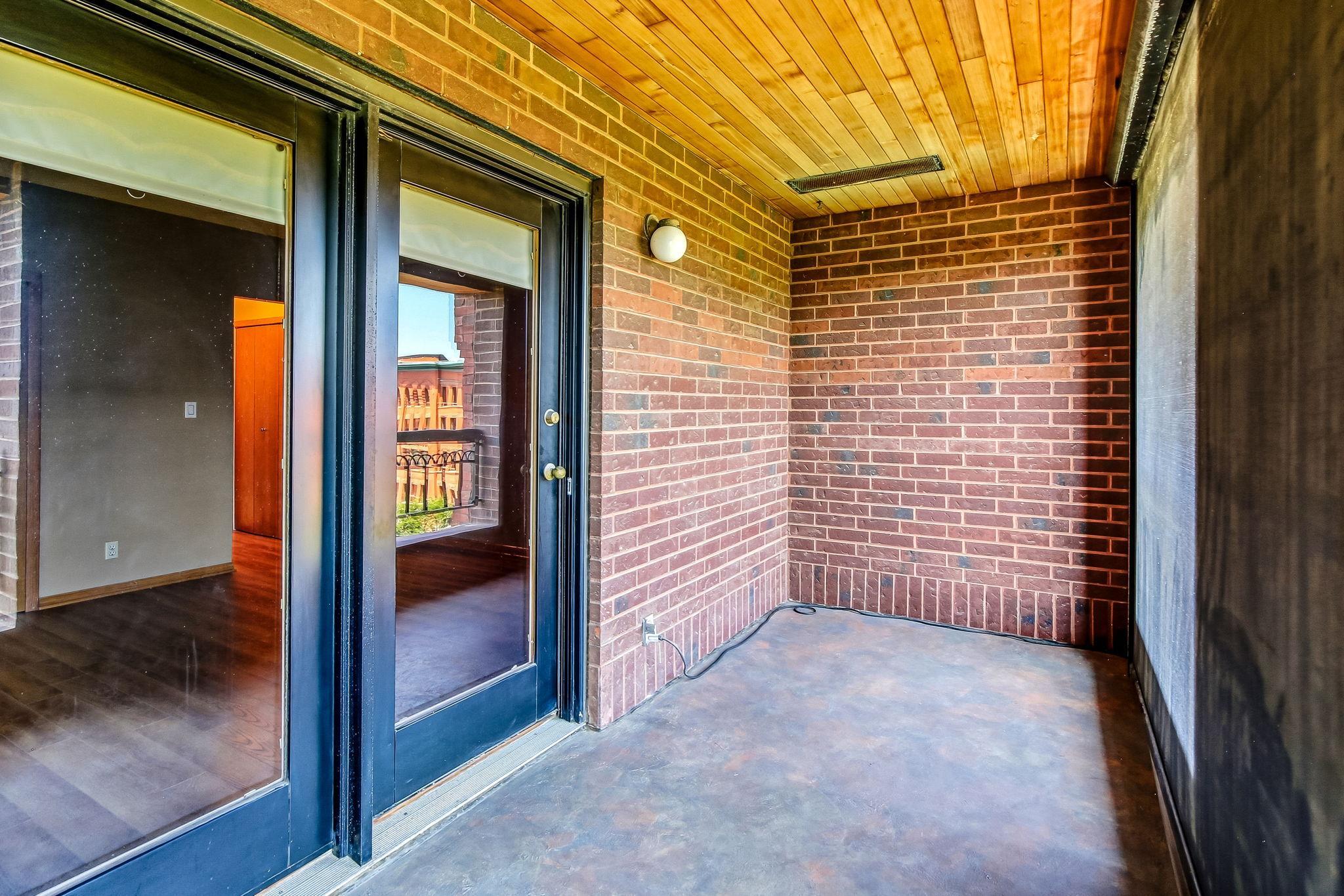 20-web-or-mls-198-6th-St-E-601-20.jpg