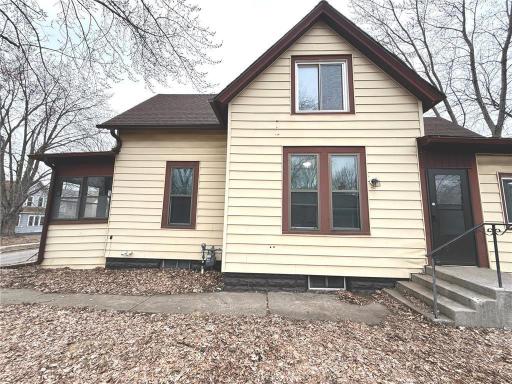 869 Lawson Avenue E, Saint Paul, MN 55106