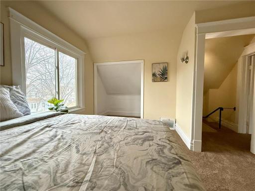 869 Lawson Avenue E, Saint Paul, MN 55106