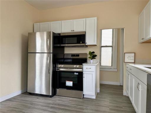 869 Lawson Avenue E, Saint Paul, MN 55106