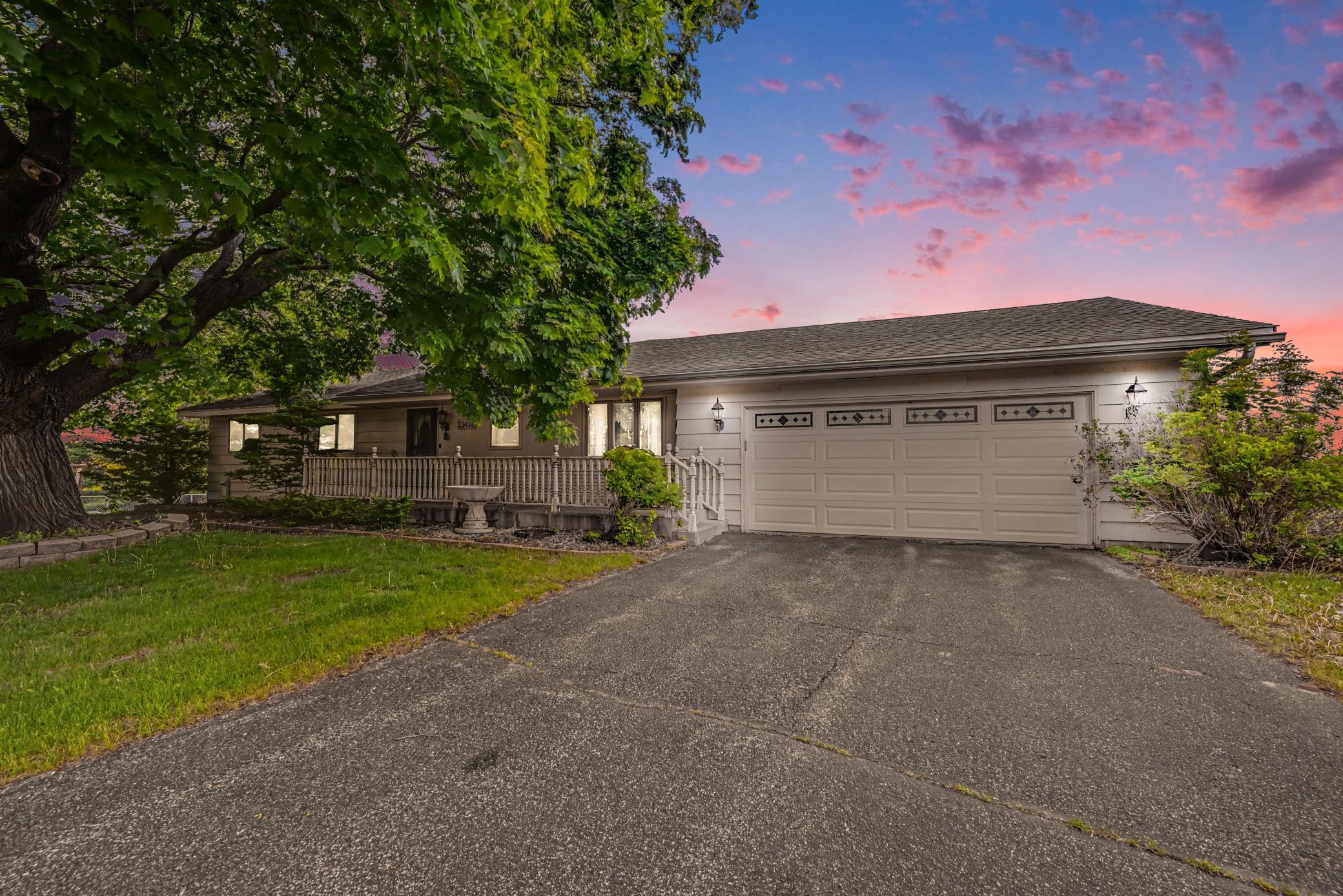 Welcome to: 13418 Washburn Dr, Burnsville