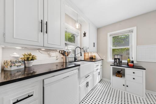 133 Ridgewood Drive, Hopkins, MN 55343