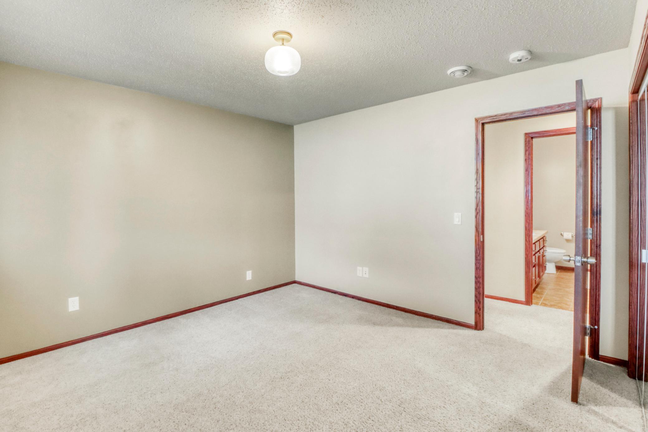Basement Bedroom2_2.JPG