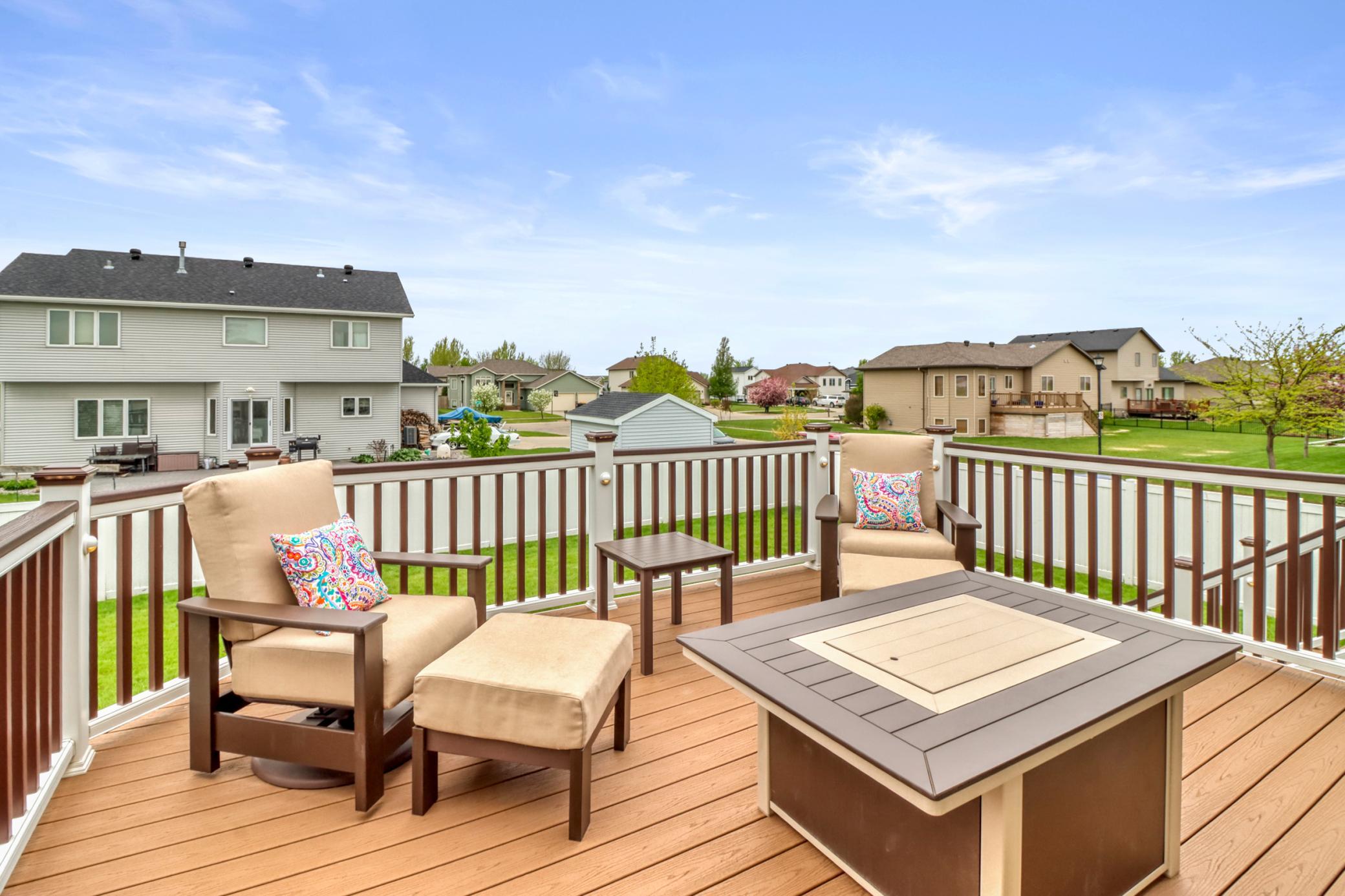 Backyard Deck1_1.JPG