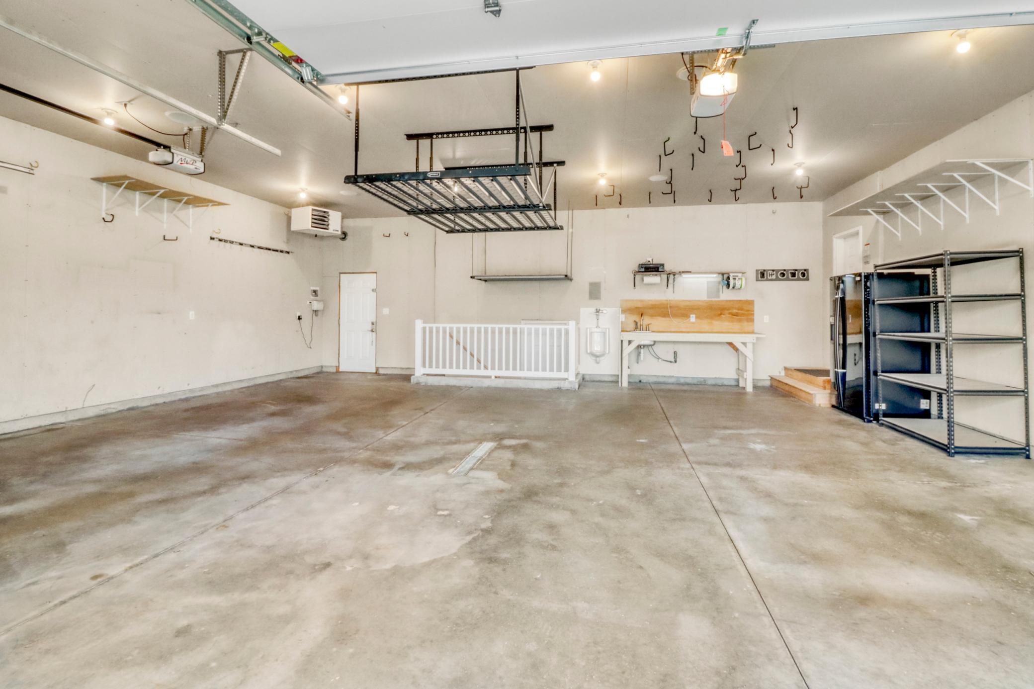 Garage1_1.JPG