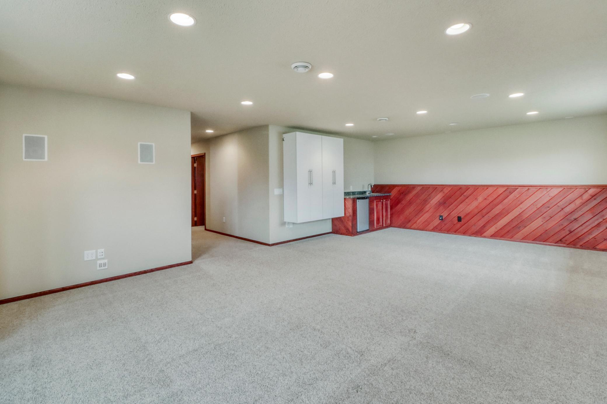 Basement1_3.JPG