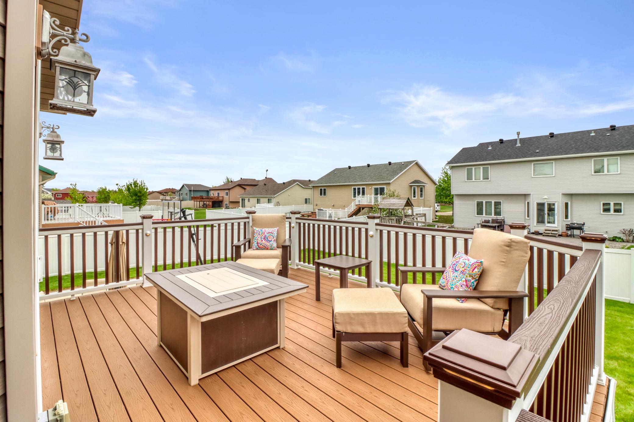 Backyard Deck1_2.JPG
