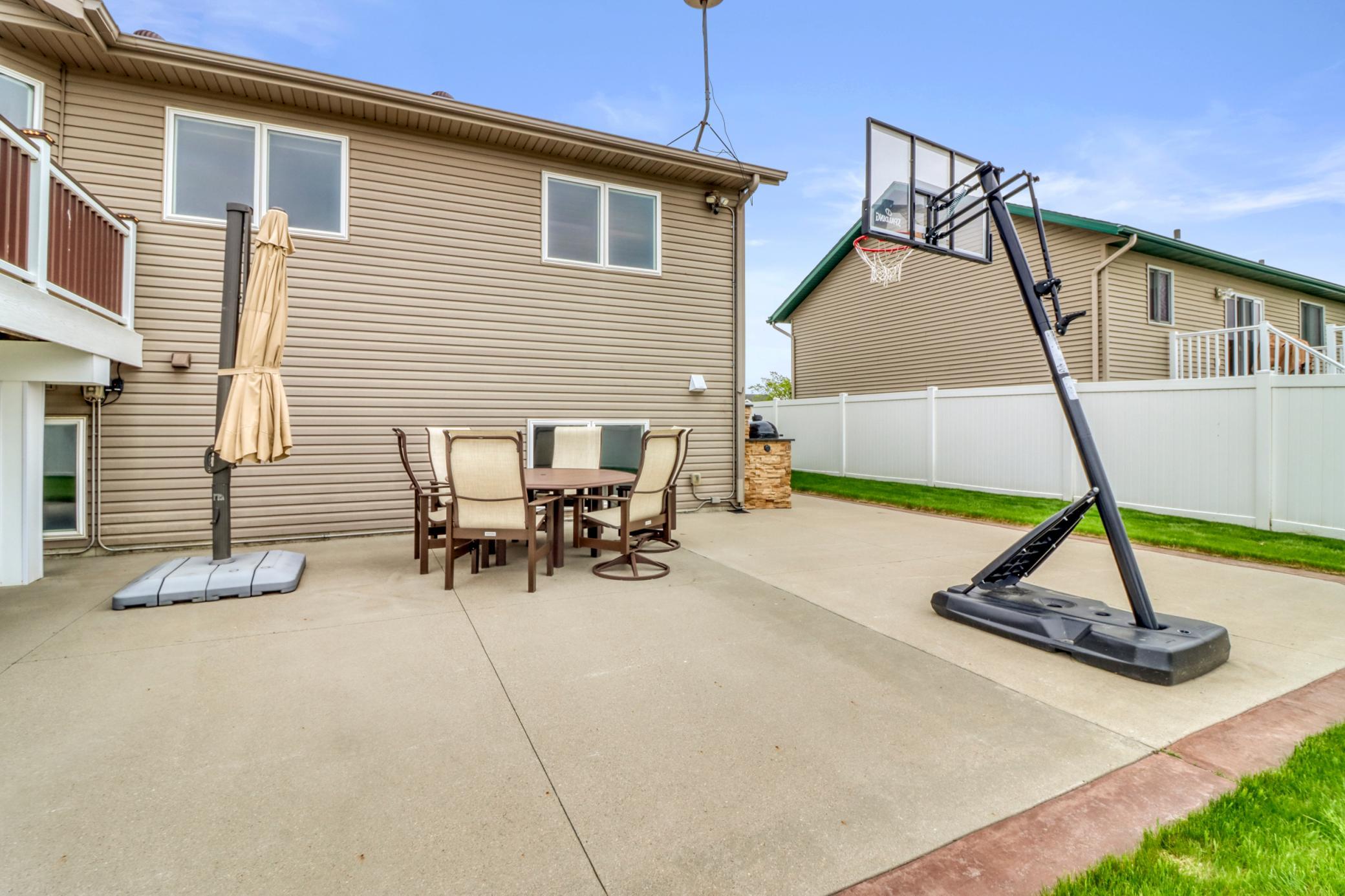 Backyard Patio1_1.JPG