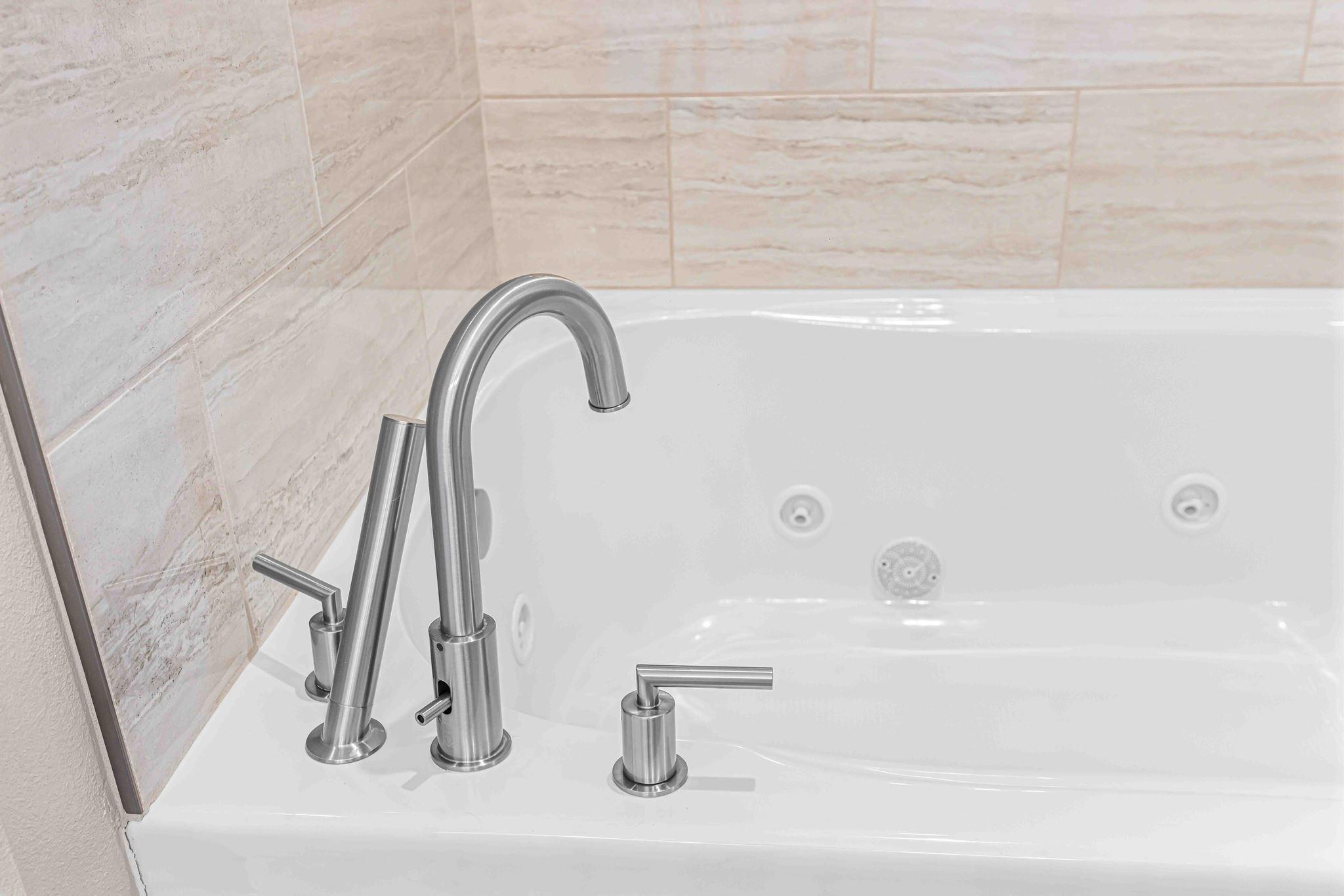 5419 Master Bath3.jpg