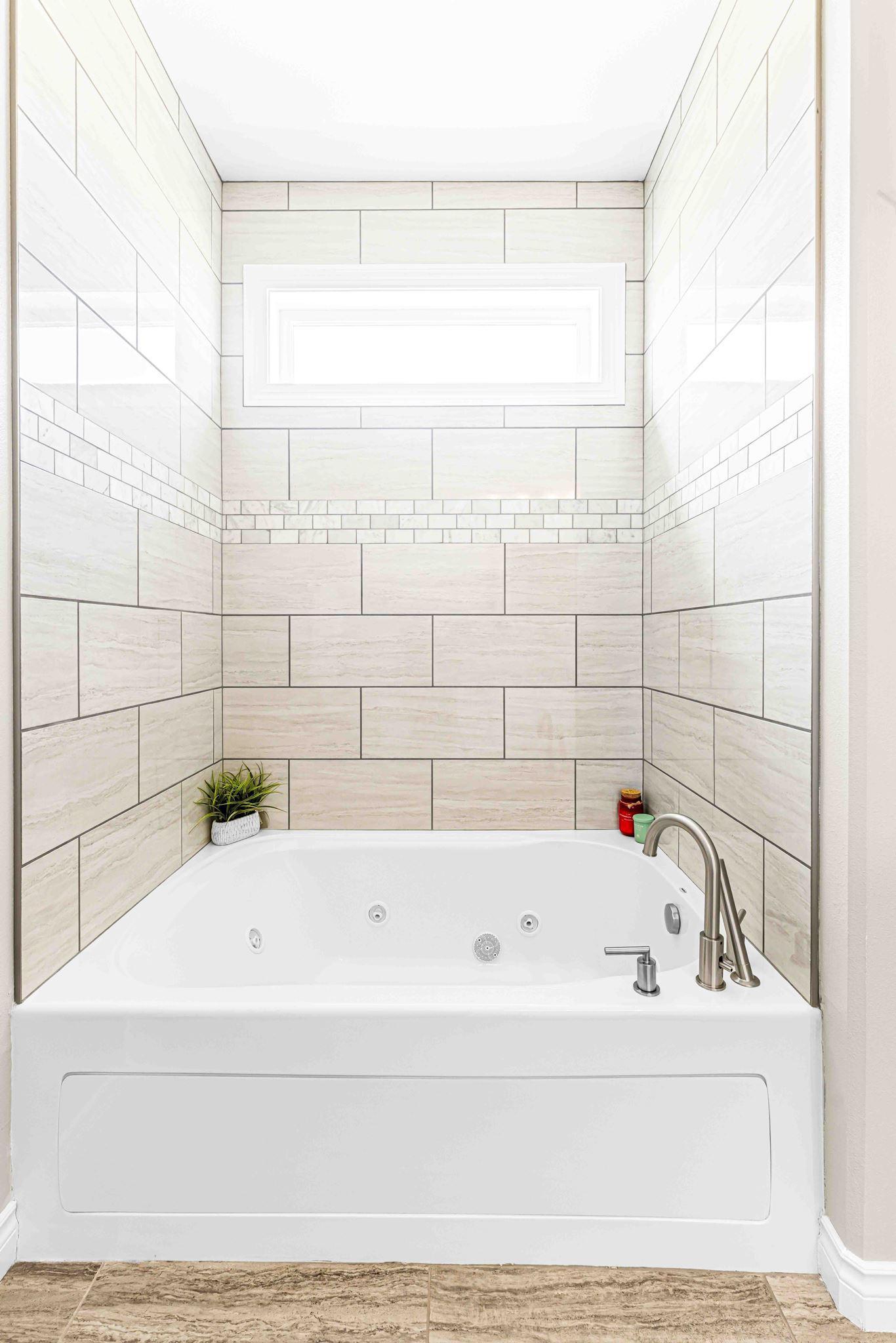 5419 Guest Bath3.jpg