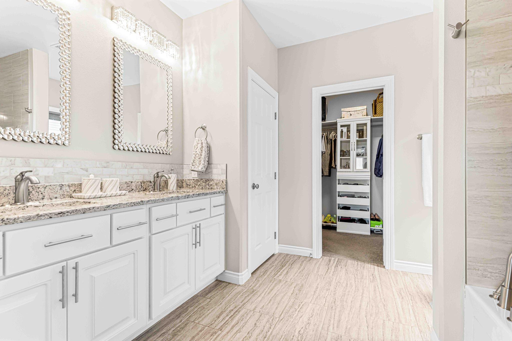 5419 Master Bath.jpg