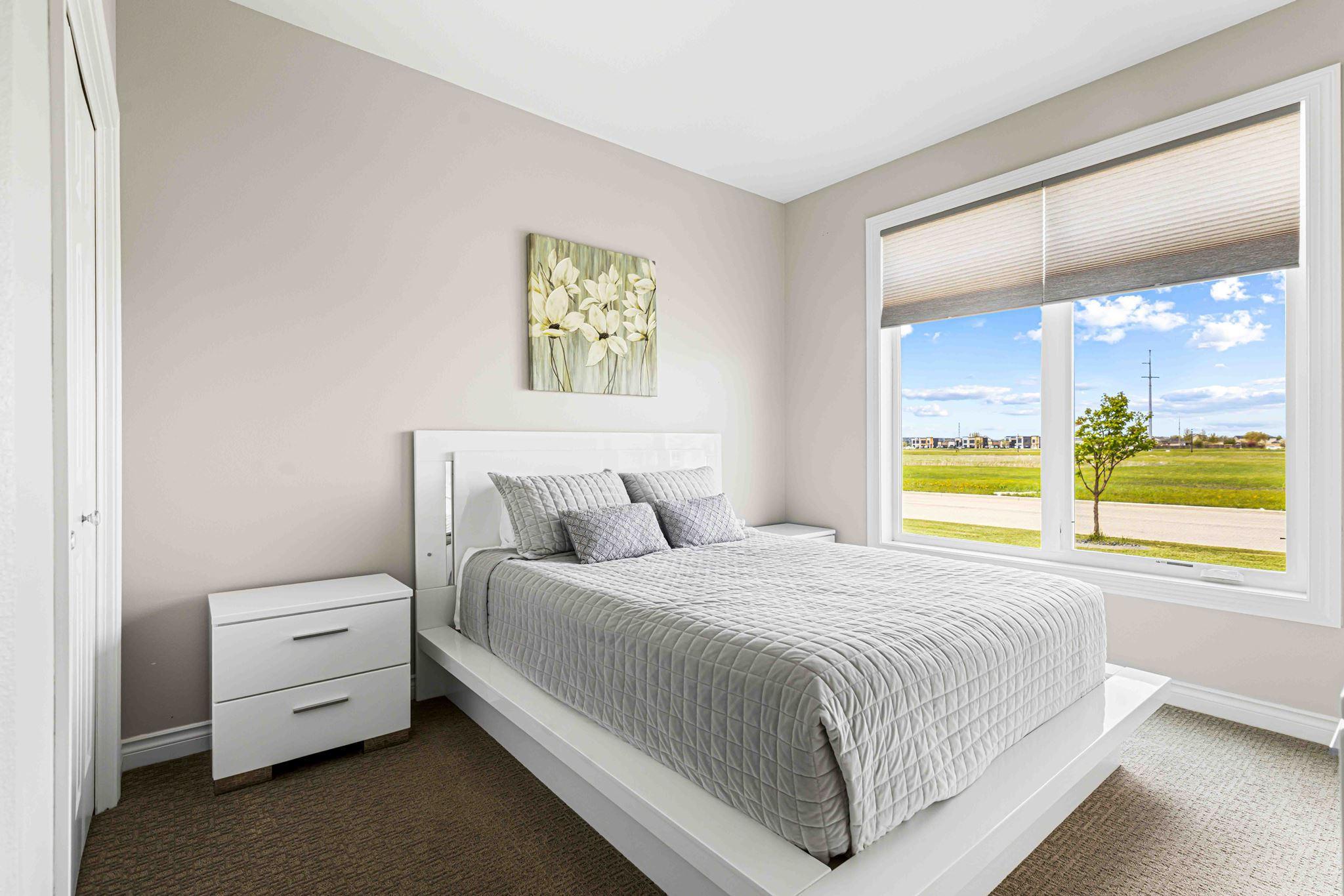 5419 Bedroom 2 .jpg