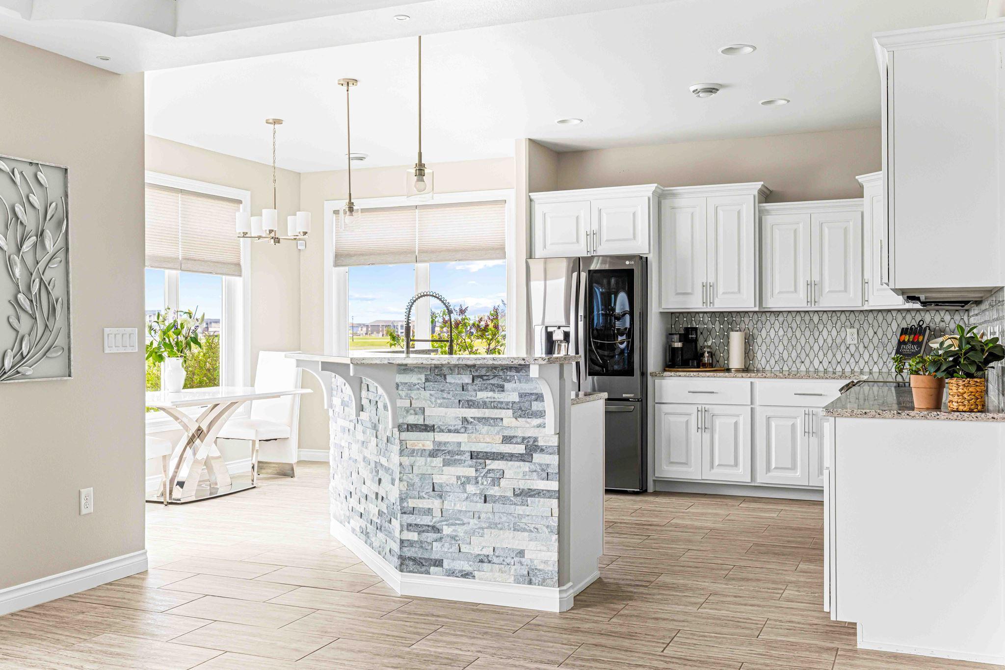 5419 Kitchen.jpg