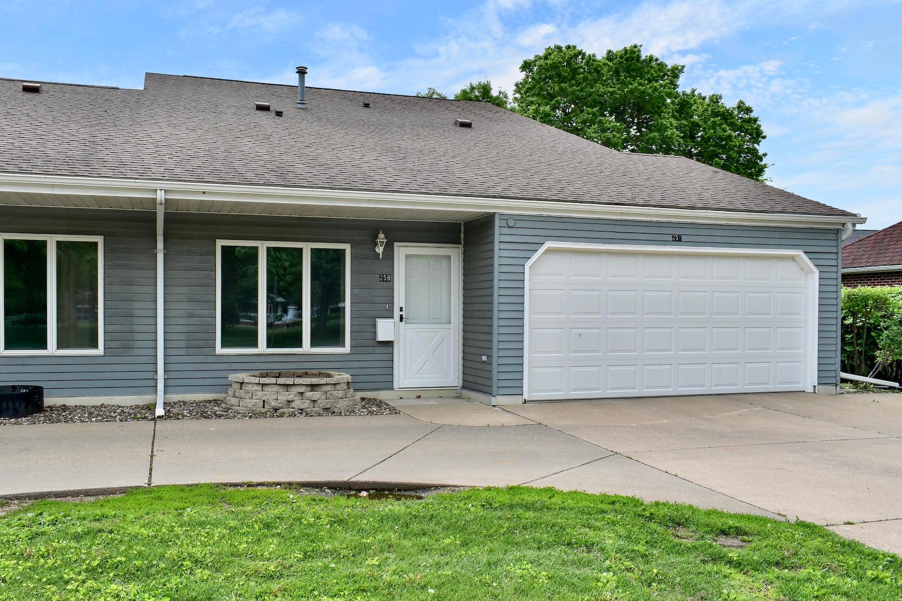 1 Front & Garage.jpg
