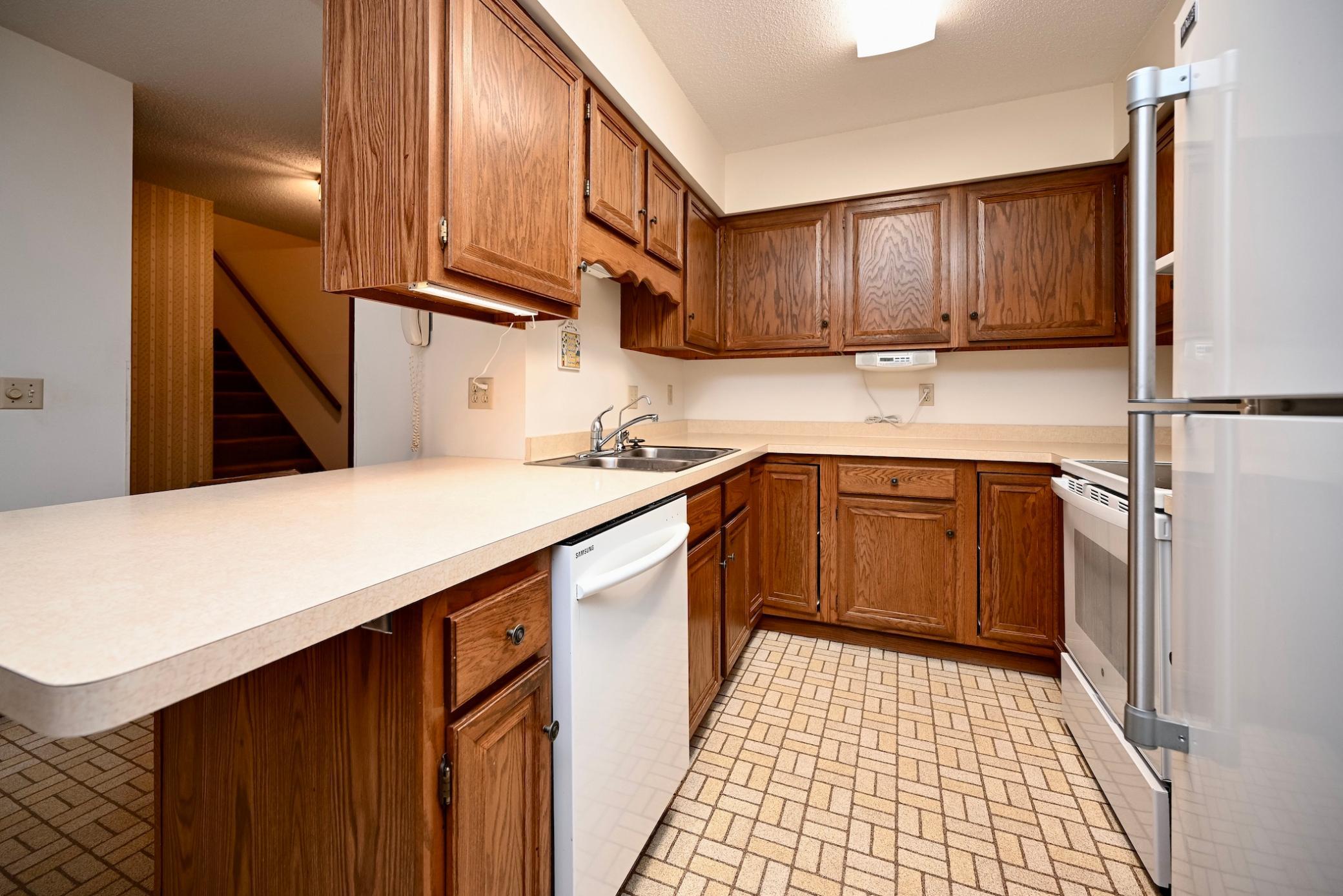6 Kitchen I.jpg
