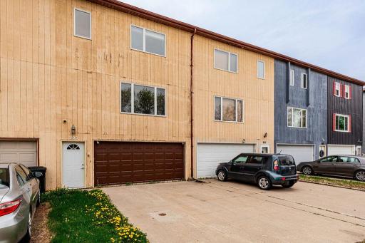 305 6th Street NW, West Fargo, ND 58078