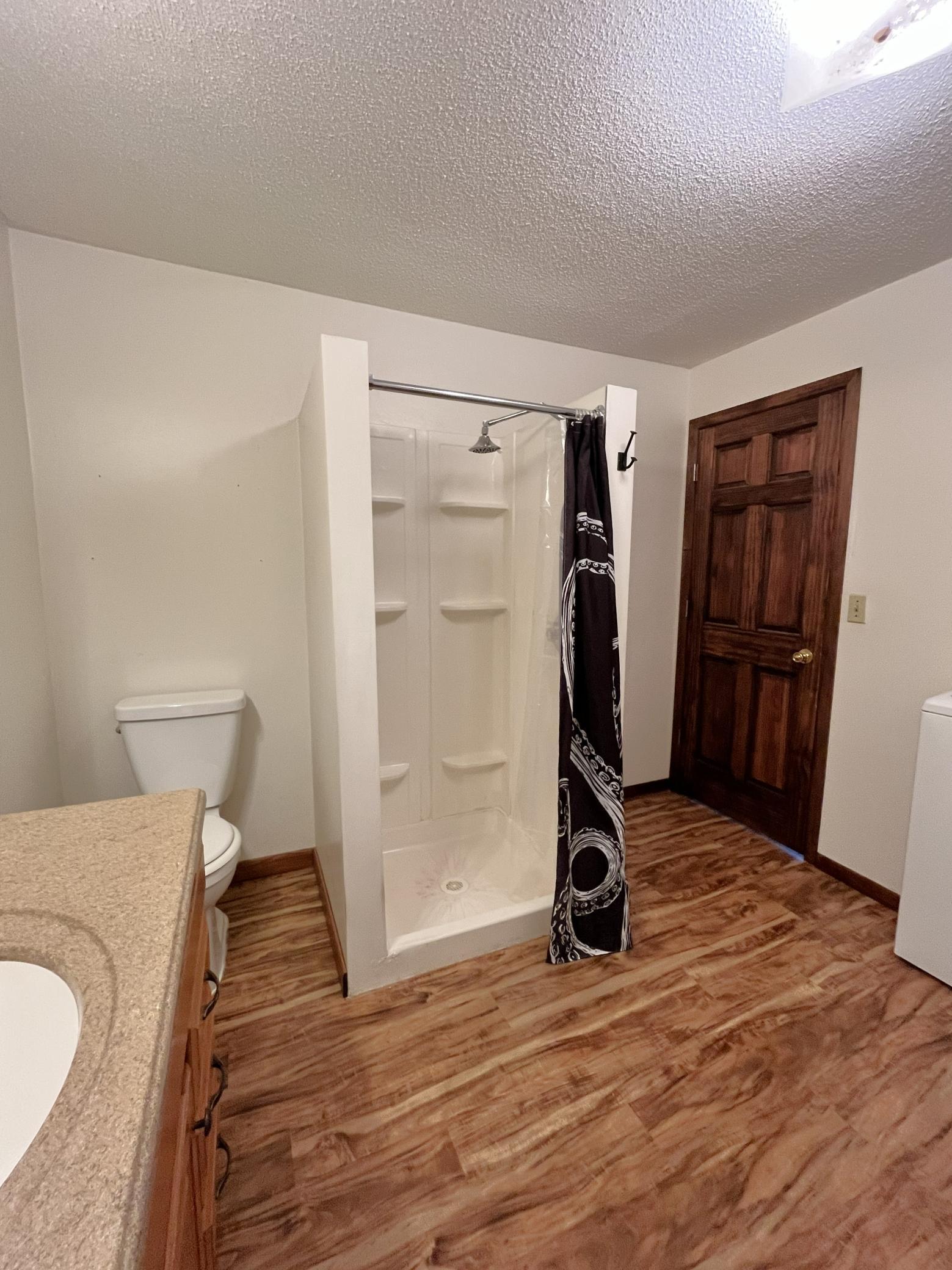 main bath 4.jpg