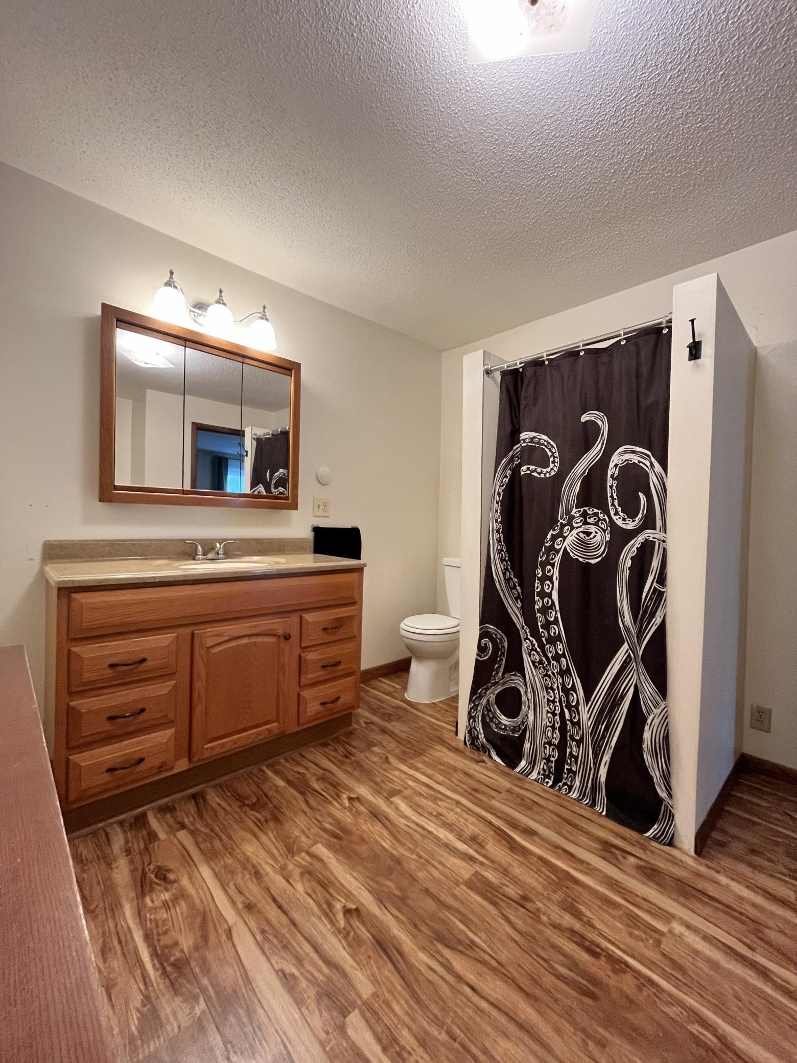 main bath 2.jpg