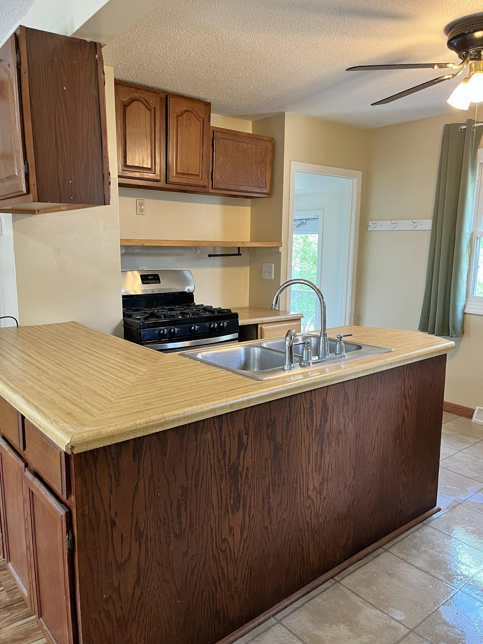 kitchen 1.jpg
