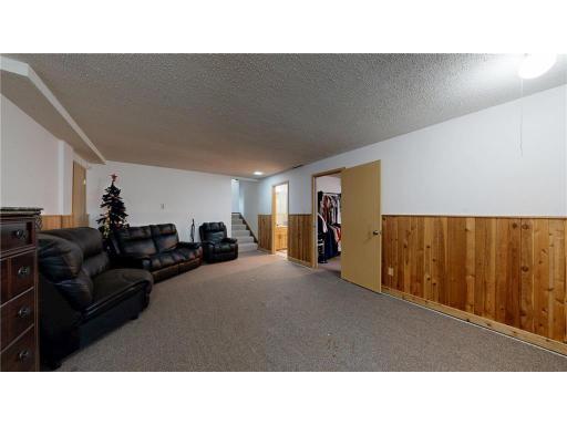 787 Berwood Avenue, Saint Paul, MN 55127