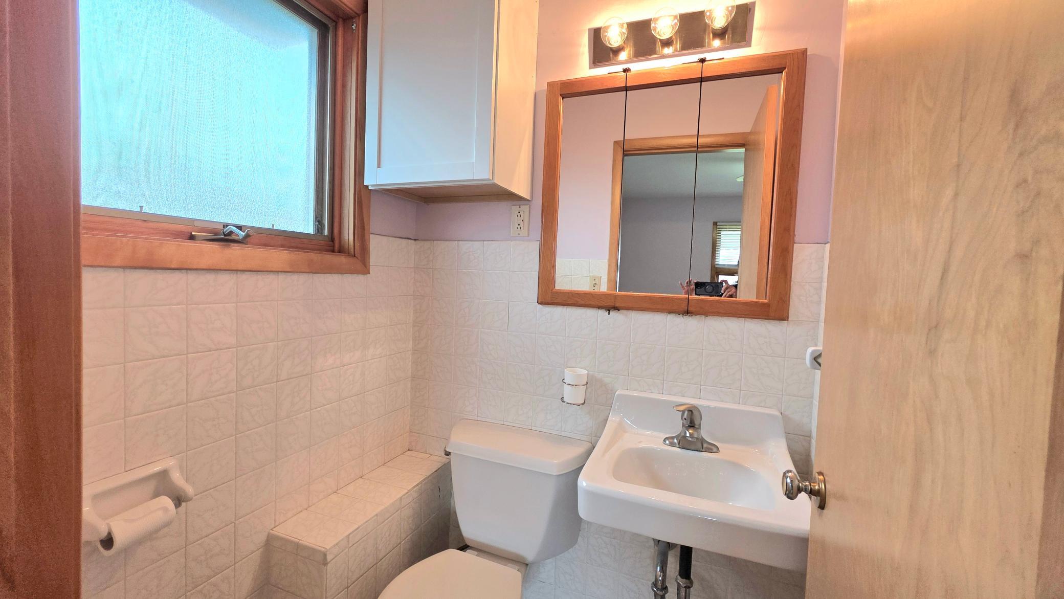 private primary bed 1/2 bath
