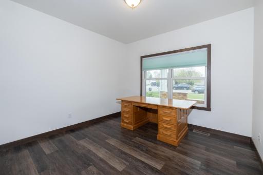 647 43 1/2 Avenue S, Moorhead, MN 56560