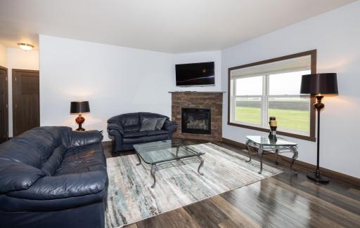 647 43 1/2 Avenue S, Moorhead, MN 56560