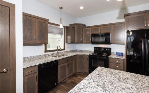 647 43 1/2 Avenue S, Moorhead, MN 56560