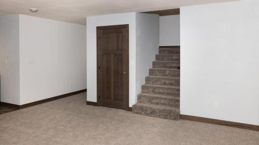 647 43 1/2 Avenue S, Moorhead, MN 56560