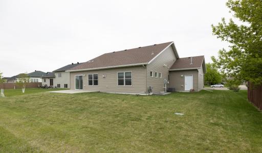 647 43 1/2 Avenue S, Moorhead, MN 56560