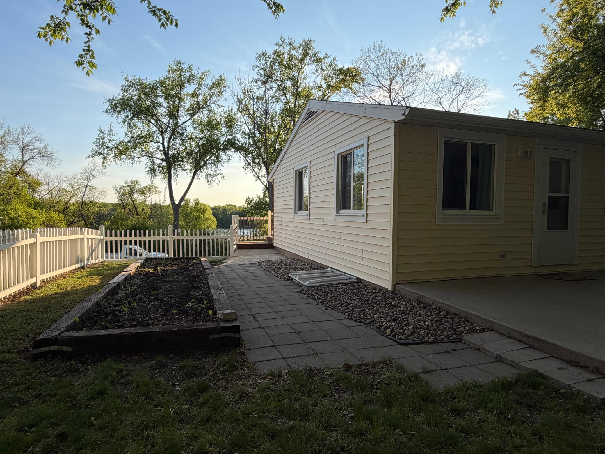 Side Yard - #3.jpg