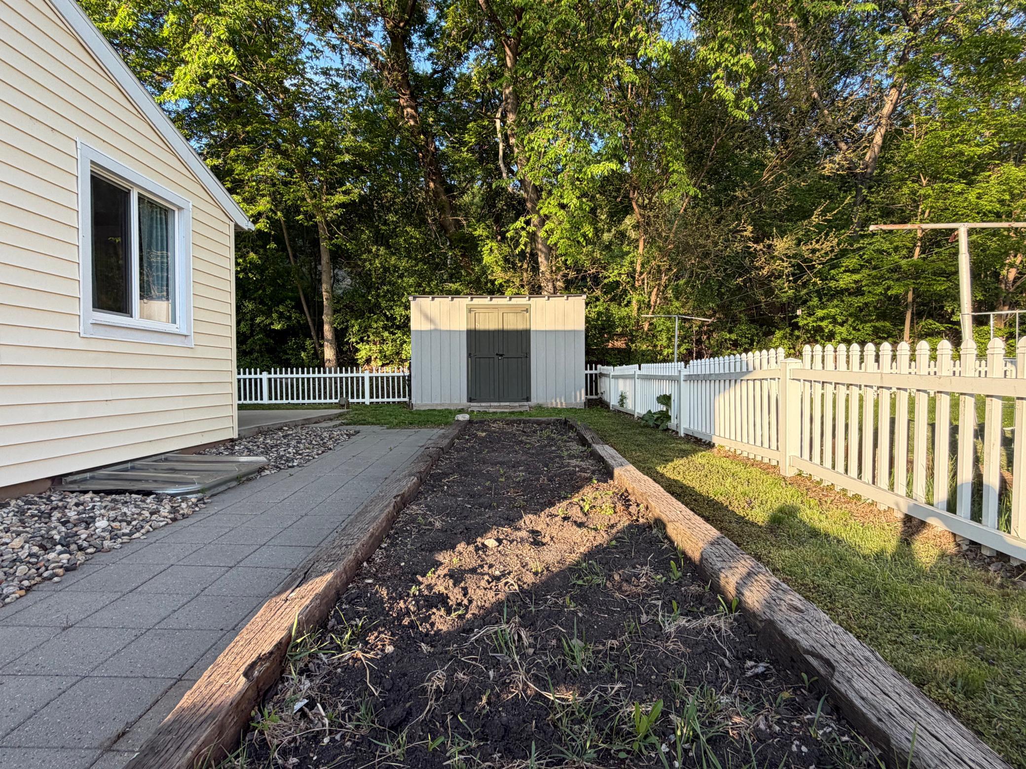 Side Yard - #2.jpg
