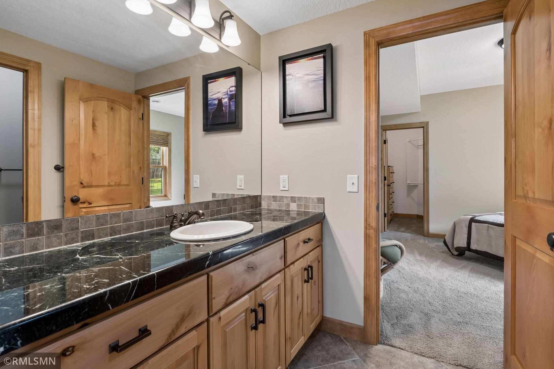 Lower level guest suite full bathroom