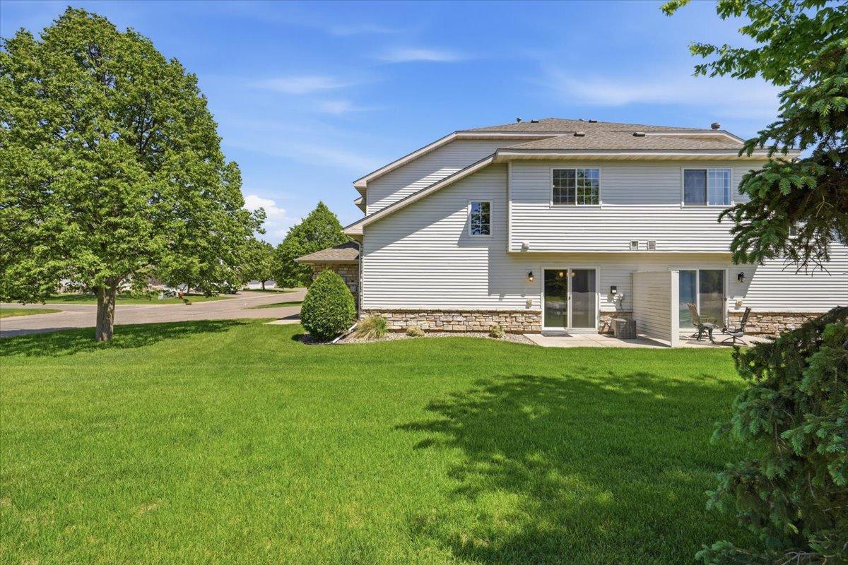 Large side yard!