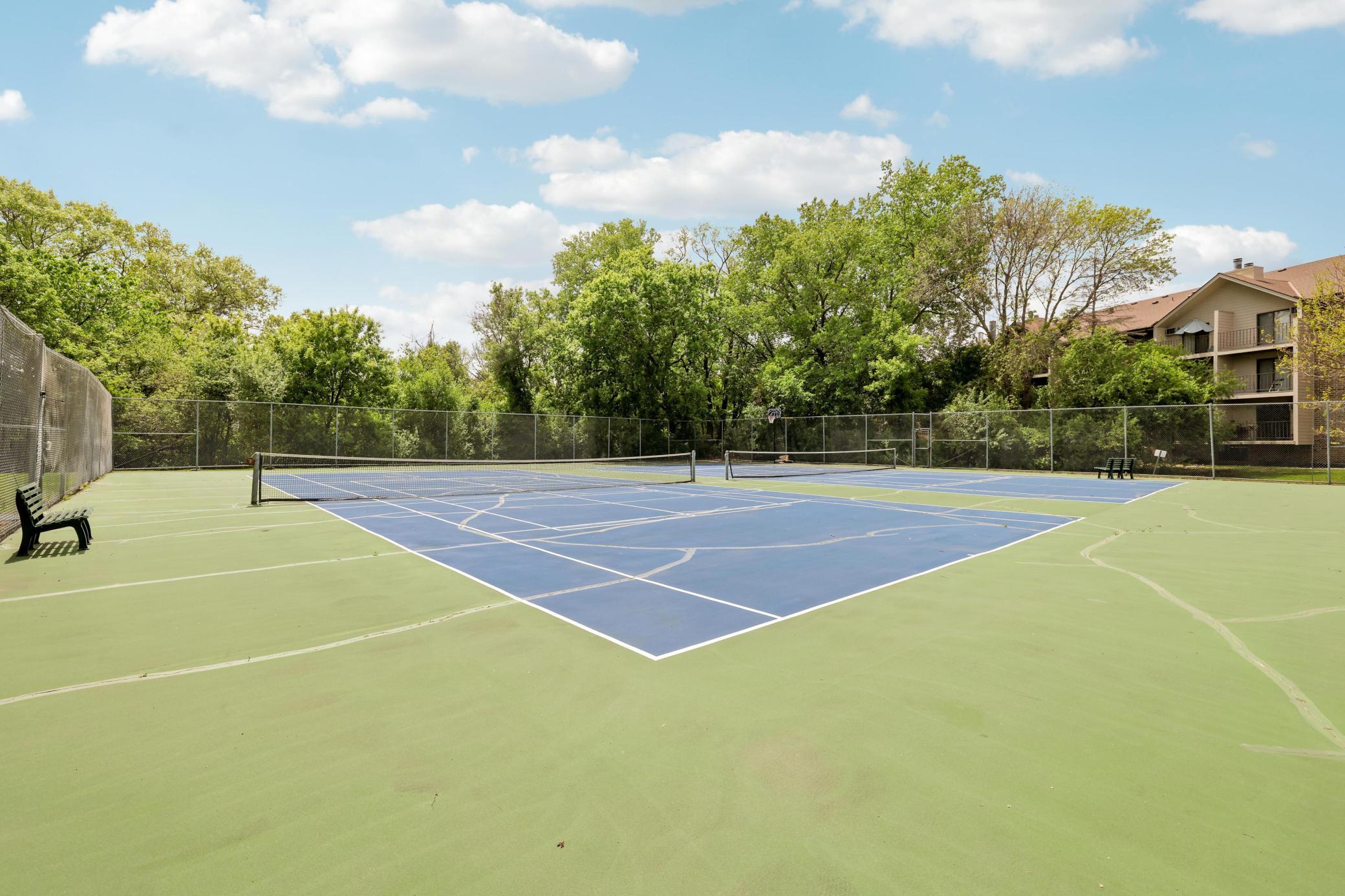 Tennis/pickleball courts