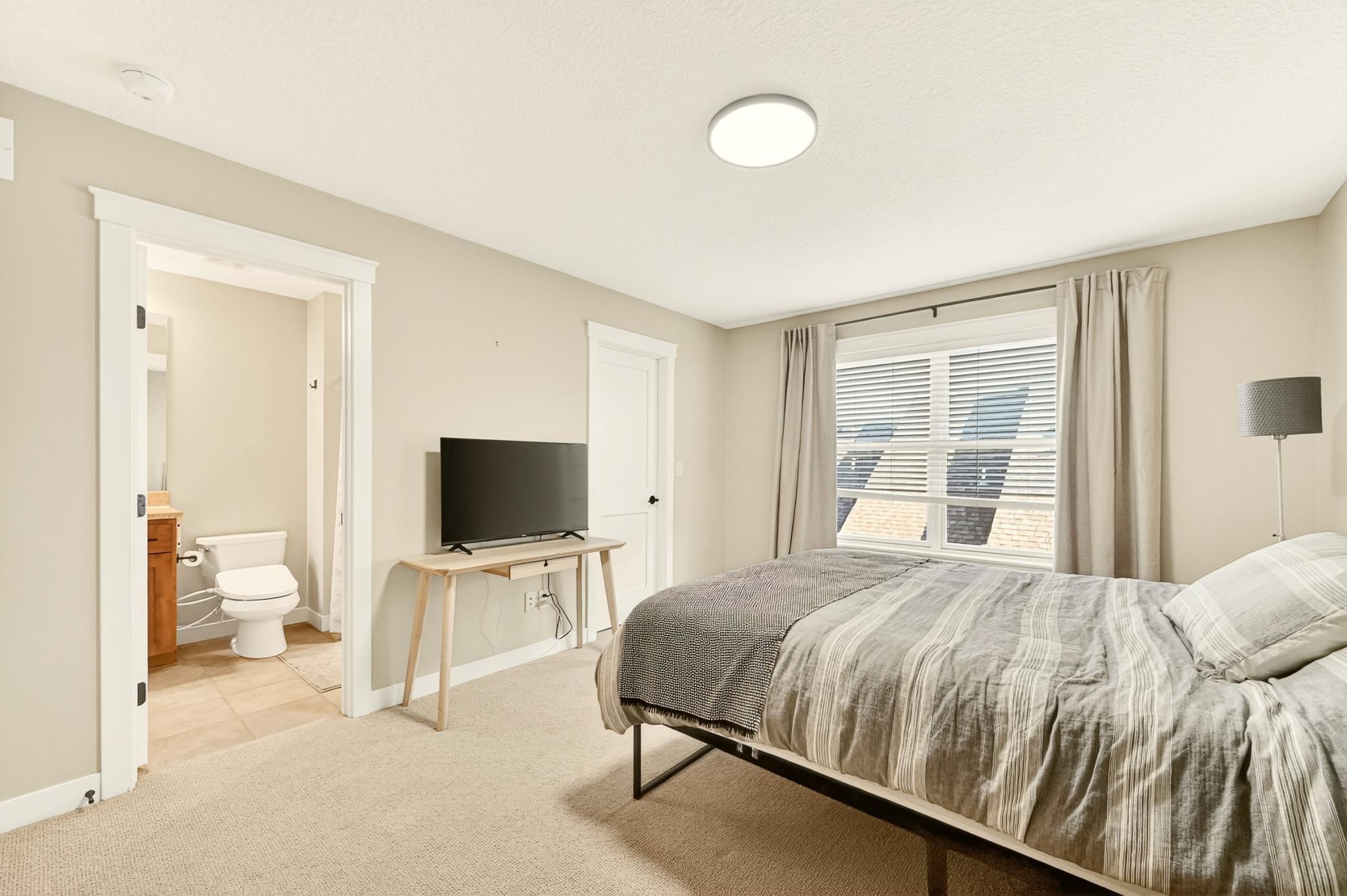 Upstairs Bedroom with Bathroom Access