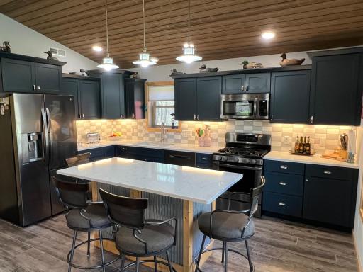 Kitchen 2.jpeg