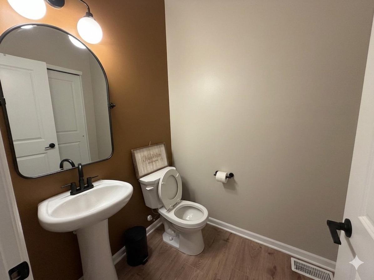 Main 1/2 Bath
