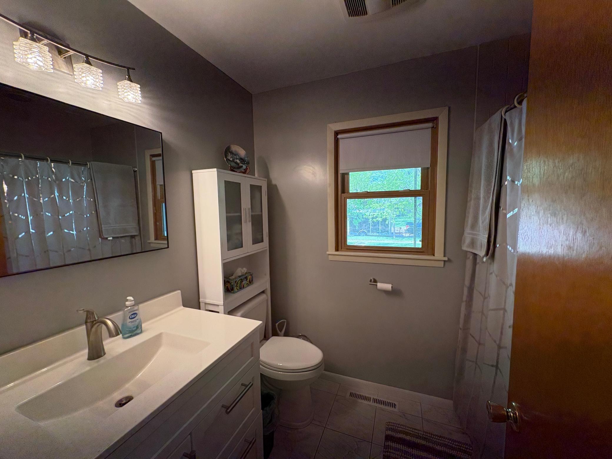 Full Bath - Mainfloor