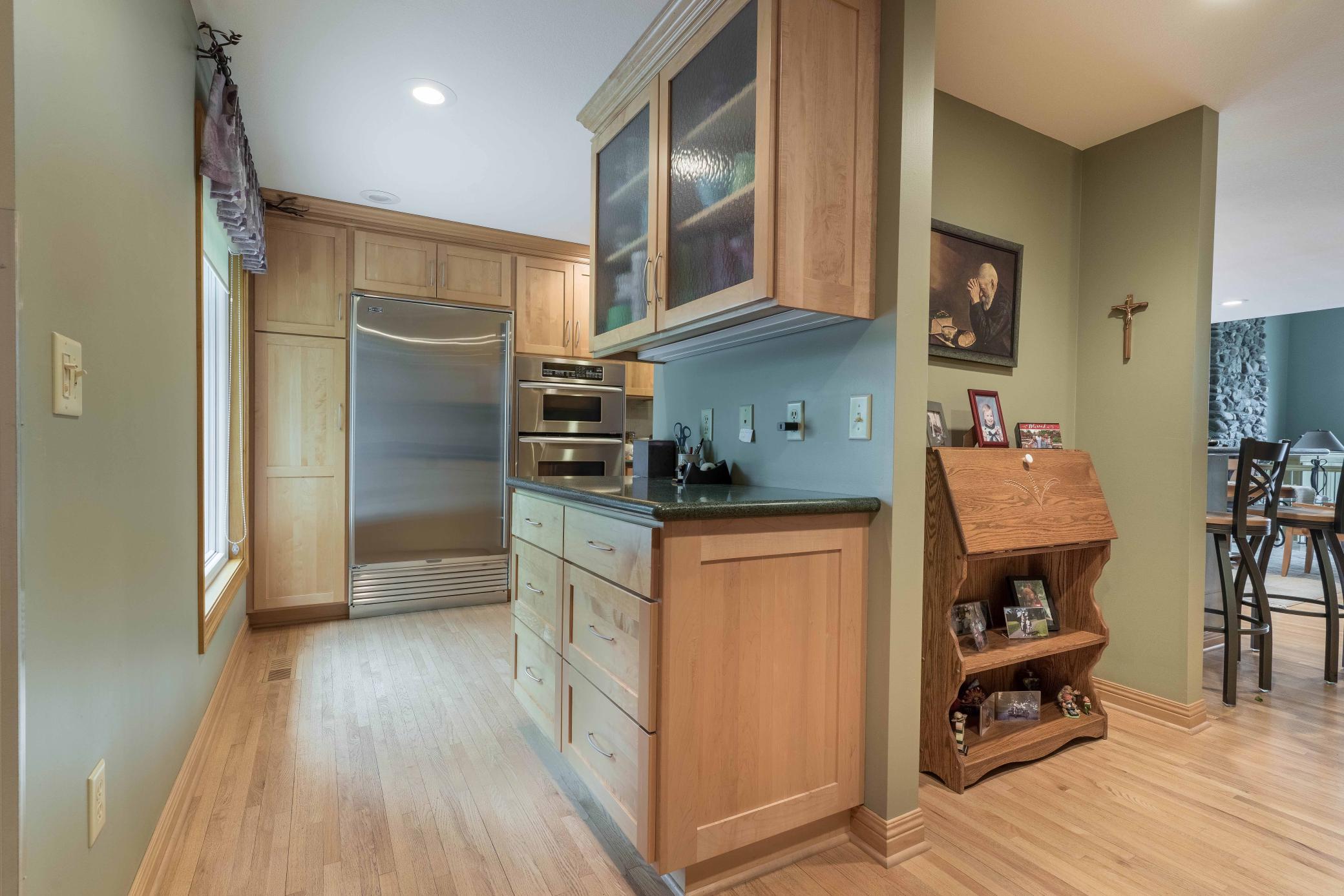 Landing Desk and Wine Bar