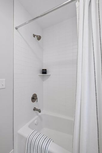 7356 Ambercrest Curve, Inver Grove Heights, MN 55077