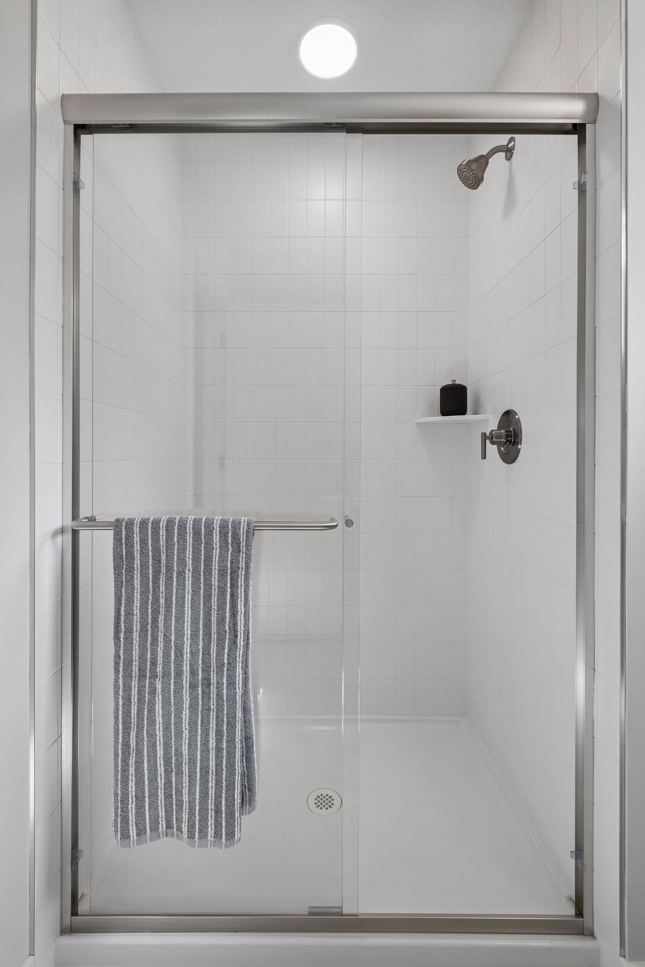 Junior Suite 3/4 Bath