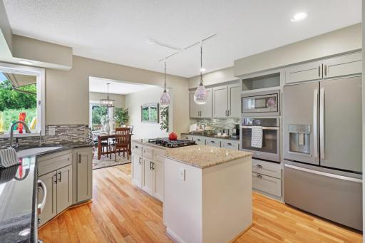 8141 Maplewood Terrace, Chanhassen, MN 55317