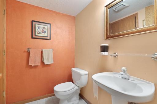 8141 Maplewood Terrace, Chanhassen, MN 55317