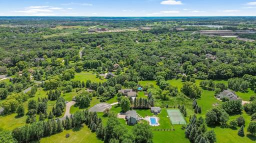 8141 Maplewood Terrace, Chanhassen, MN 55317