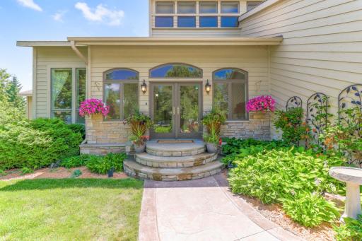 8141 Maplewood Terrace, Chanhassen, MN 55317