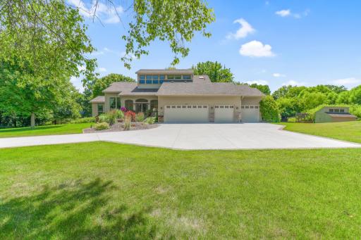 8141 Maplewood Terrace, Chanhassen, MN 55317