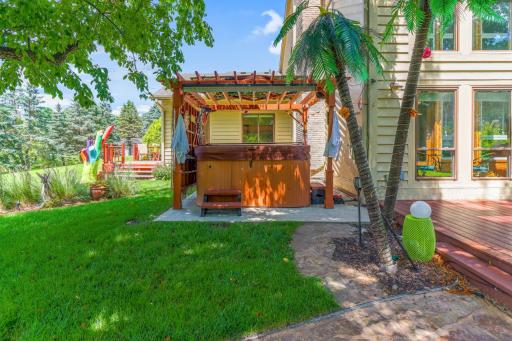 8141 Maplewood Terrace, Chanhassen, MN 55317